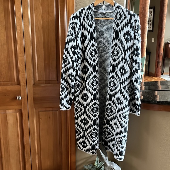 🍃💕NWOT Aztec Print Long Open Front Duster Cardigan US Size S/M - Picture 3 of 11